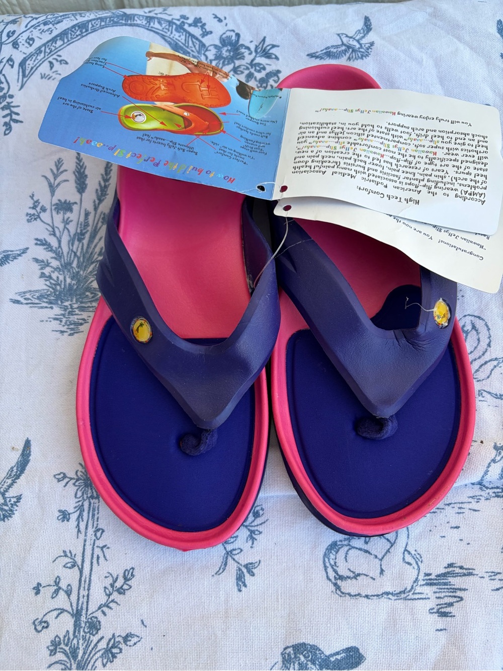 Hawaiian Jellys Ultra Comfort Unisex  Sandals big Girls Size 6